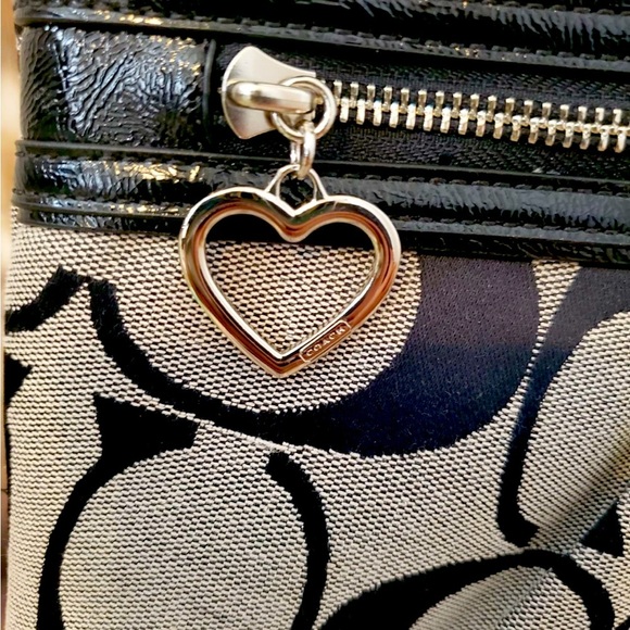 Coach Daisy Signature Tote Authentic - Picture 6 of 9